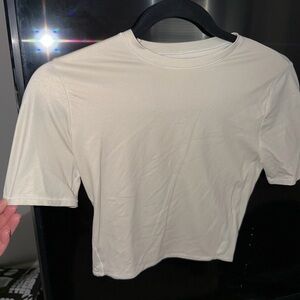 Lululemon shimmer cropped T shirt